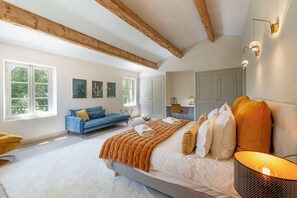 6 chambres, fer et planche à repasser, lit parapluie, Wi-Fi