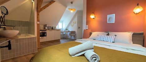 1 bedroom, iron/ironing board, WiFi, bed sheets