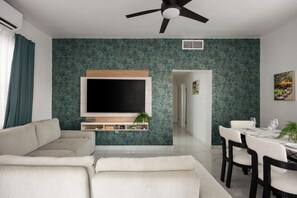 Living area - Ismael Rivera Villa 1 Ocean Park 4bd-2b (San Juan)