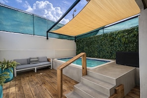 Outdoor pool - Ismael Rivera Villa 1 Ocean Park 4bd-2b (San Juan)