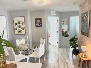 Dining - Penthouse, Waterviews, Private Rooftop, Free Parking,Vibrant Miami neighborhood (Miami)