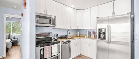 Microones, forn, placa de cuina i rentaplats