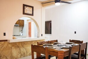 Dining - Centrally located private home with A/C, King bed and WiFi (Zihuatanejo)