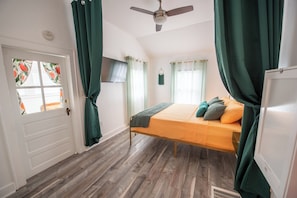 3 soverom, strykejern/-brett, reiseseng for barn og wi-fi (inkludert)