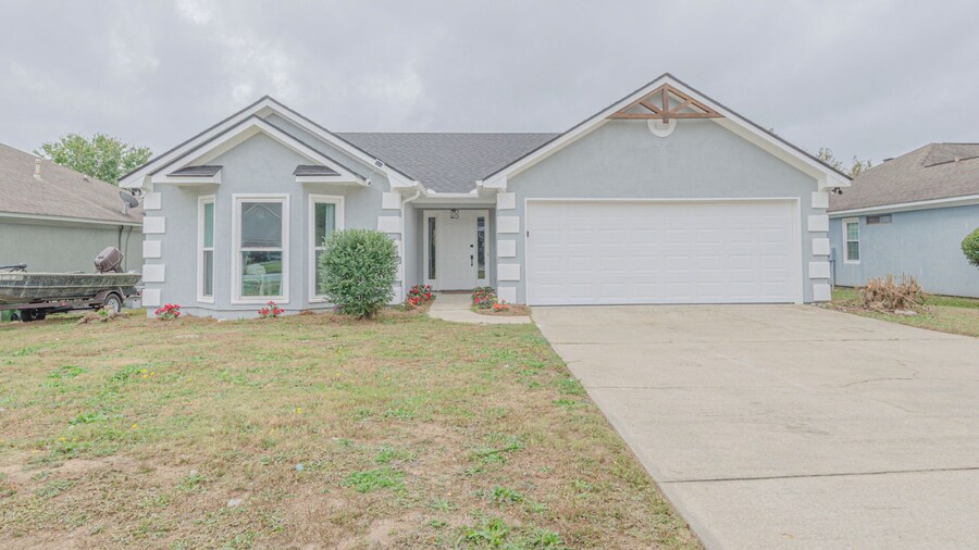 6-Bed Artistic Home with Game room
