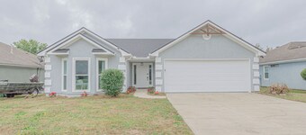 6-Bed Artistic Home with Game room