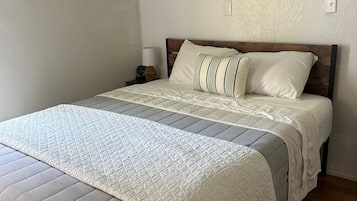 2 habitaciones, escritorio, wifi gratis y ropa de cama