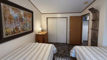 Bügeleisen/Bügelbrett, WLAN, Bettwäsche