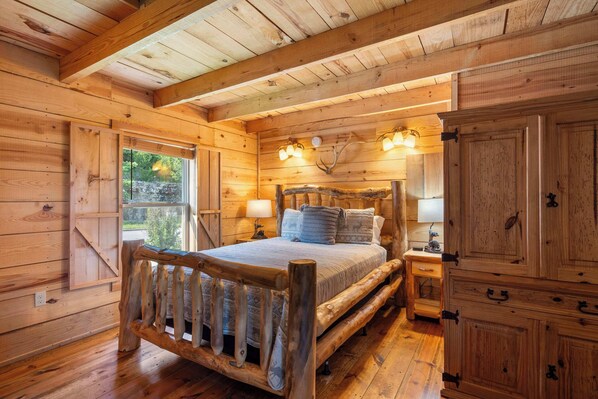 Cabin, 1 giường cỡ queen và sofa giường, bồn tắm nước nóng, quang cảnh núi (Antlers Lodge) | 1 phòng ngủ, trang trí khác biệt 