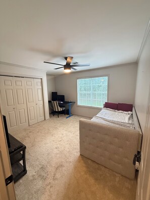 3 habitaciones, internet y ropa de cama