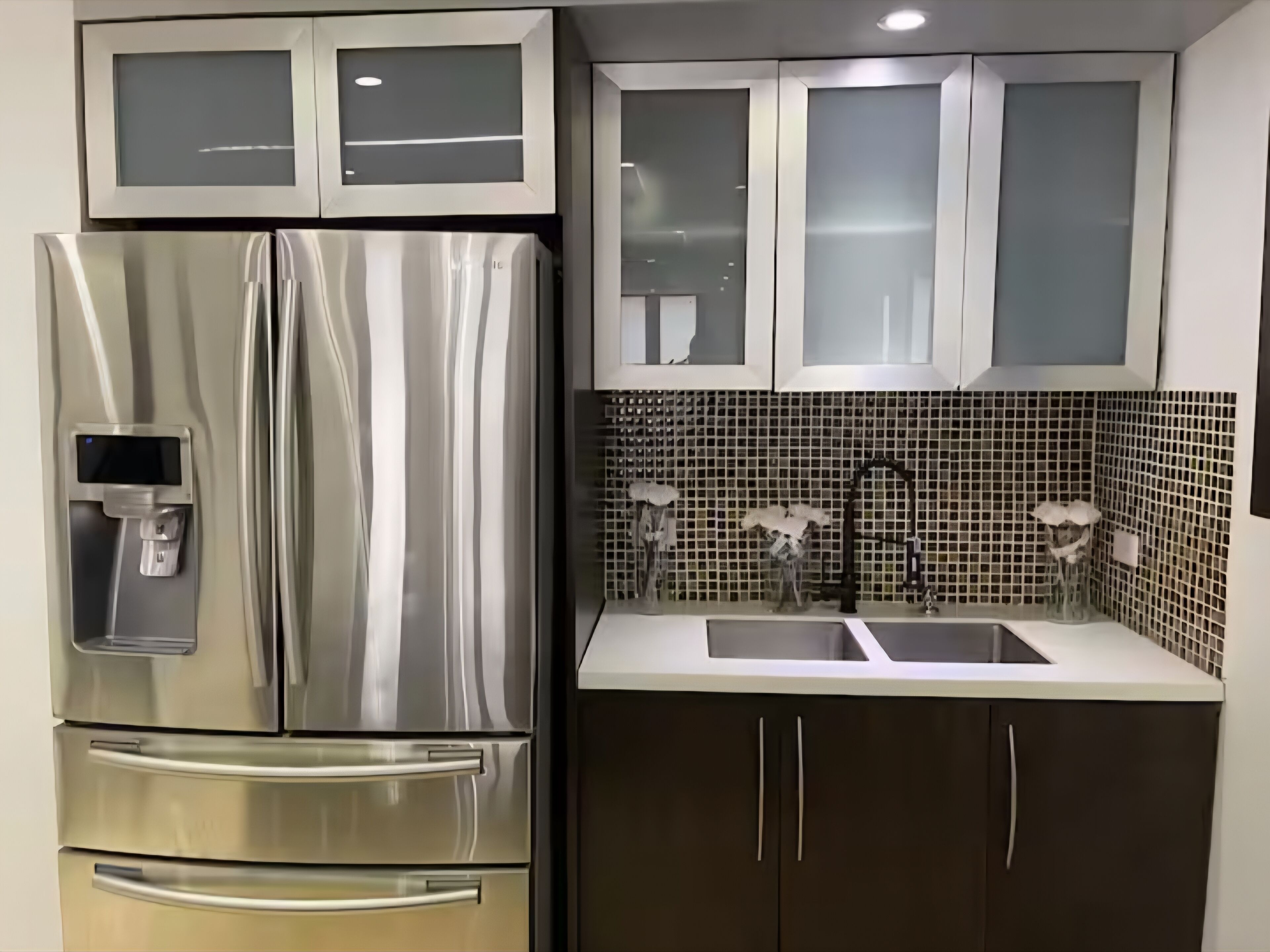 Een magnetron, een kookplaat