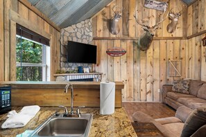 Cabin, 1 Queen Bed with Sofa bed, Hot Tub, Mountain View (Antlers Point) | Living area | 42-inch flat-screen TV with digital channels