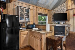 Cabin, 1 Queen Bed with Sofa bed, Hot Tub, Mountain View (Antlers Point) | Private kitchen | Fridge, microwave, coffee/tea maker