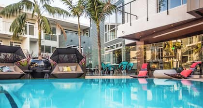 Modern 2BR + Den ,2 king and 1 Queen beds w/ Pool & 2 Baths • Sleeps 4–6