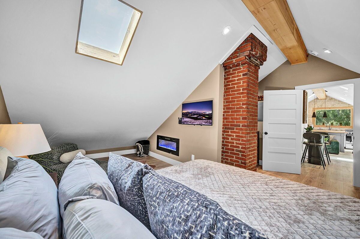 2 bedrooms, desk, iron/ironing board, free WiFi