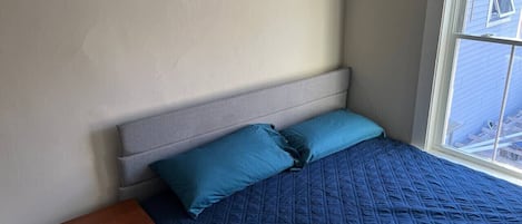 Skrivebord, strygejern/strygebræt, weekendseng, Wi-Fi