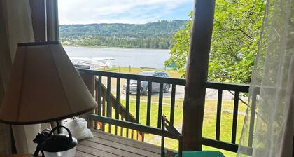 Katmai Lakefront Room, Homer Floatplane Lodge