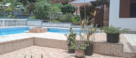 Utomhuspool