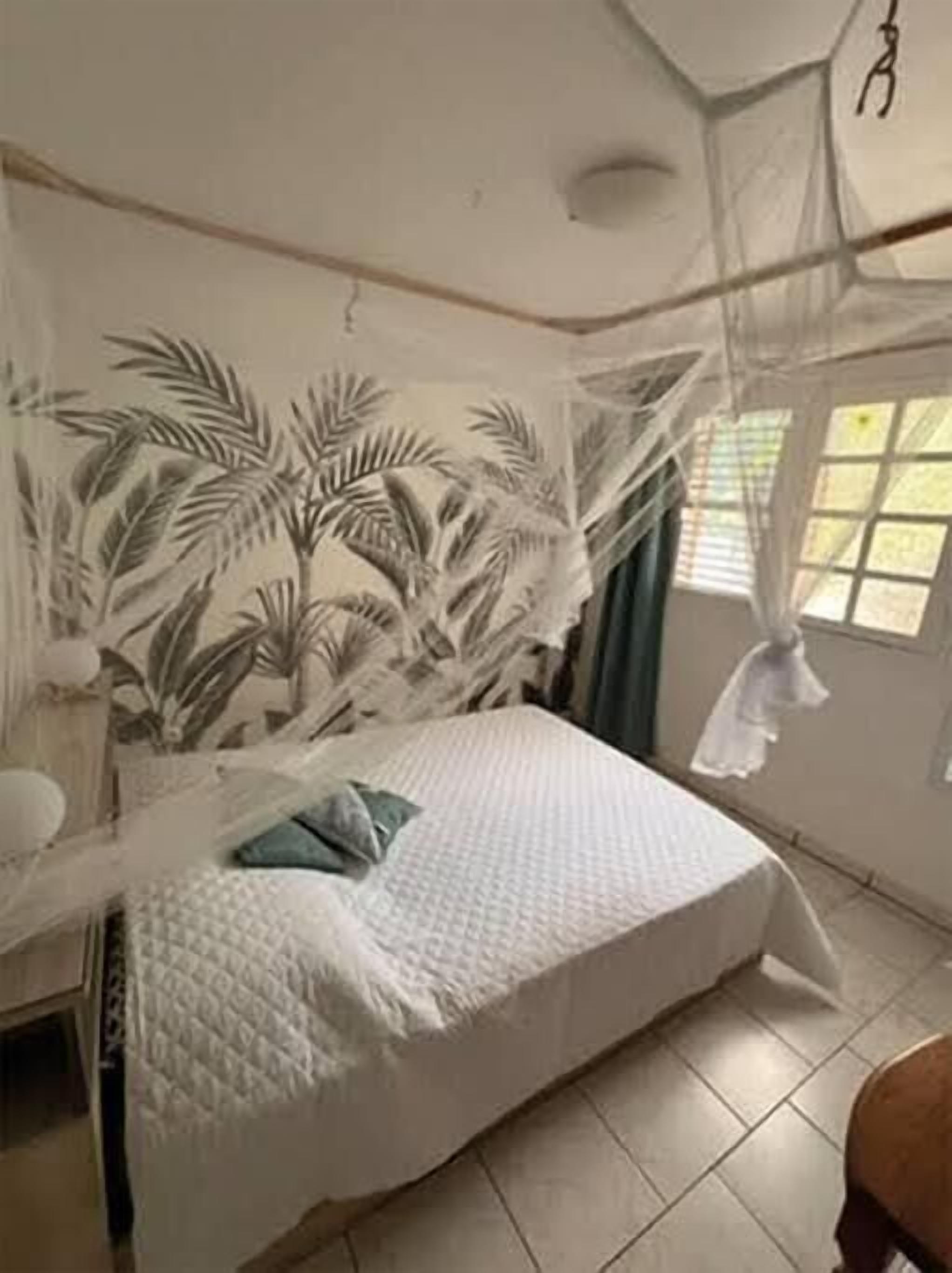 2 chambres, fer et planche à repasser, draps fournis