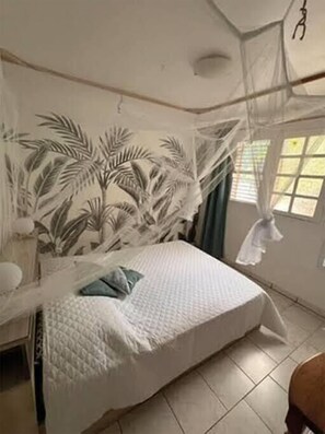 2 bedrooms, iron/ironing board, bed sheets