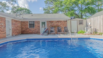Seasonal outdoor pool