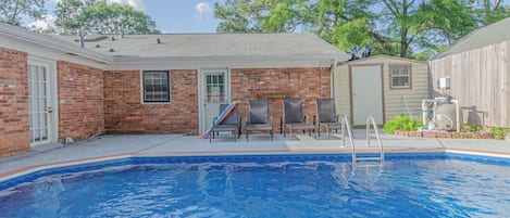 Seasonal outdoor pool