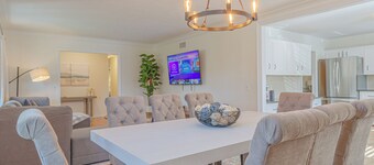 Relaxing 3BR Getaway with Pool and games