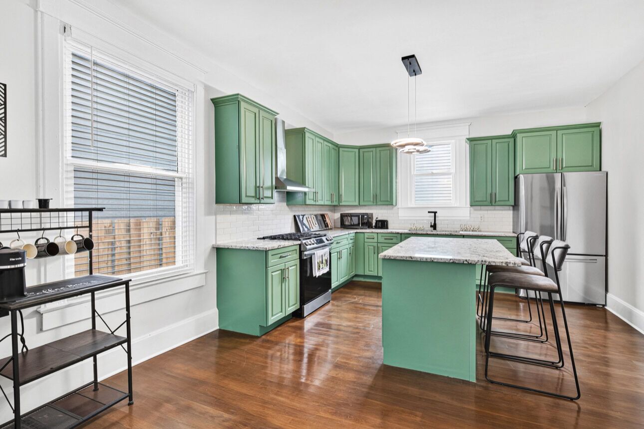 Micro-ondes, four, plaque de cuisson