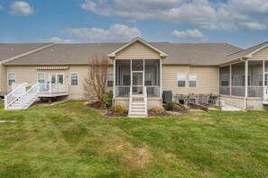 Exterior - Spacious Clean Townhouse Sleeps 8 with pool and parking (Lewes)