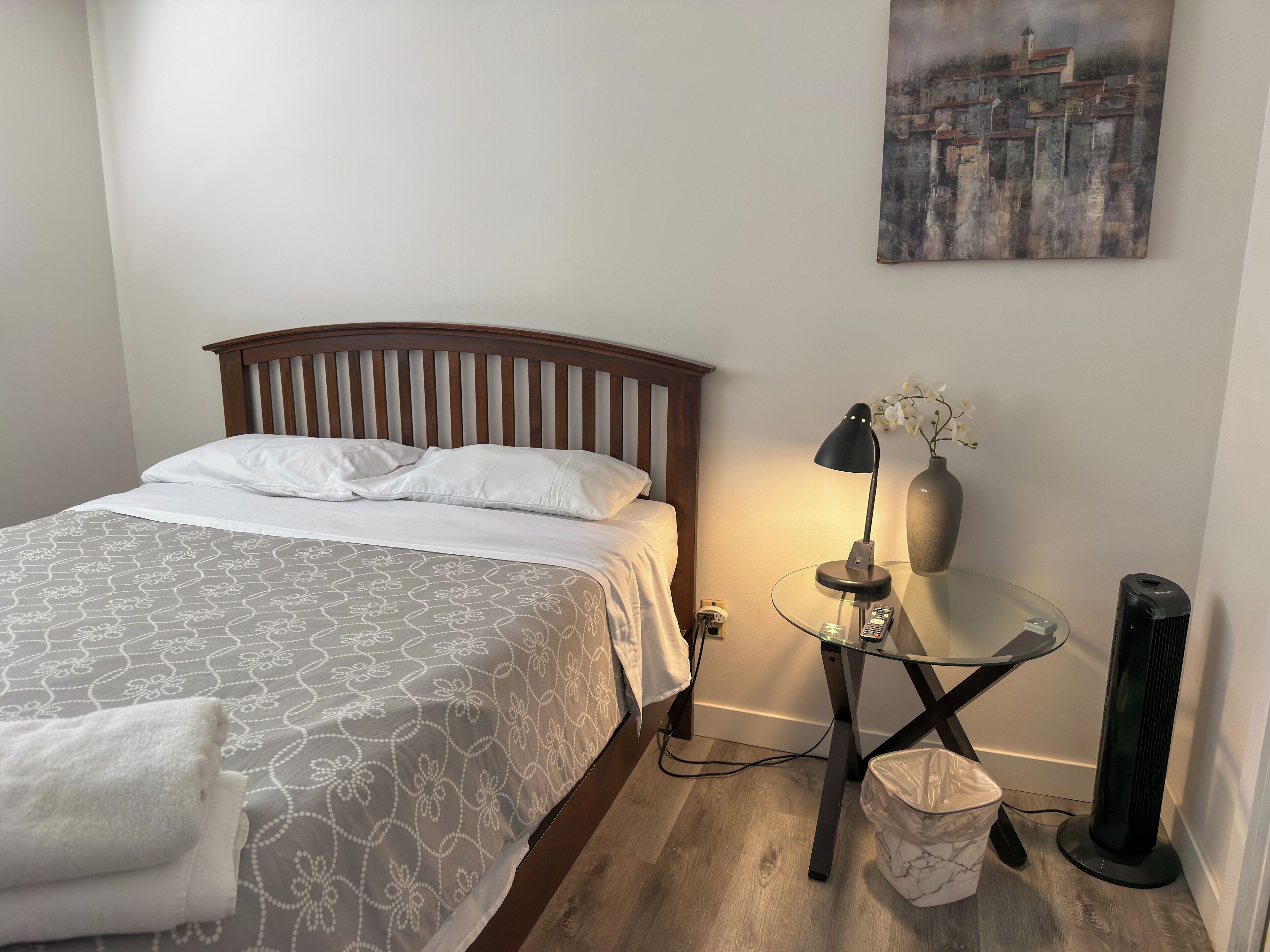 3 chambres, fer et planche à repasser, Wi-Fi, draps fournis