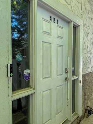 Exterior detail - Riverwalk-Lodge w/Backyard +Outdoor Dining Area (Calgary)