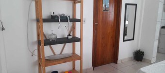 The simplicity of the bucolic in 4 decorated walls!