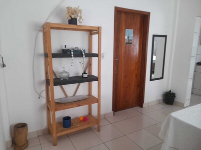 The simplicity of the bucolic in 4 decorated walls!