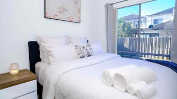 4 bedrooms, desk, iron/ironing board, free WiFi