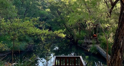 Three Seven Six | Walk to Cafes | Family Friendly