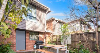 Apartment 37 | Walk to Cafes | Family Friendly
