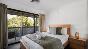 3 bedrooms, travel cot, WiFi, bed sheets