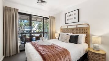 3 bedrooms, iron/ironing board, free WiFi