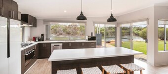 Waterside Wilyabrup | Lake View | Family Friendly
