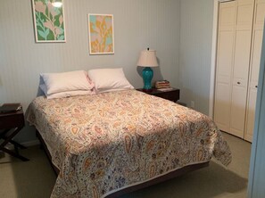 4 dormitorios, tabla de planchar con plancha, Internet y ropa de cama