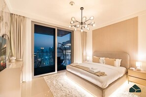 2 bedrooms, desk, WiFi