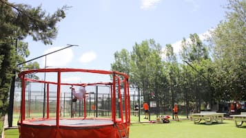 Mobile Home | Gelanggang sukan