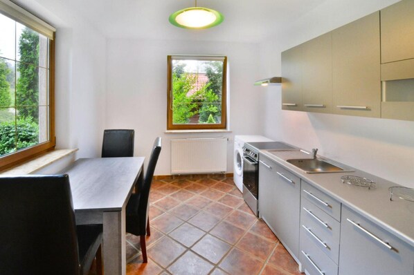 Maison Classique, 5 chambres | Cuisine privée