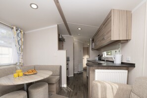 Mobile Home | Dining