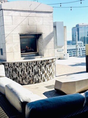 1 bedroom - Highrise Balcony Rooftop Pool Gym Free Parking (Atlanta)