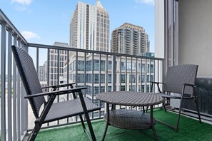 Apartment | 1 bedroom - Chic Midtown High-rise With Great Views (Atlanta)