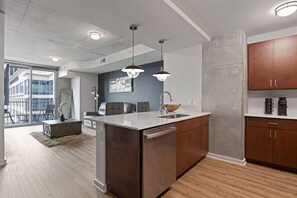 Apartment | 1 bedroom - Chic Midtown High-rise With Great Views (Atlanta)