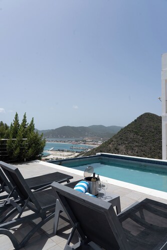 Oceanview Luxury Retreat