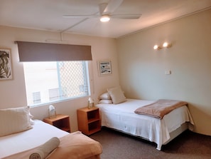 2 chambres, fer et planche à repasser, Wi-Fi gratuit, draps fournis