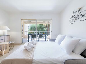 1 chambre, fer et planche à repasser, Wi-Fi, draps fournis